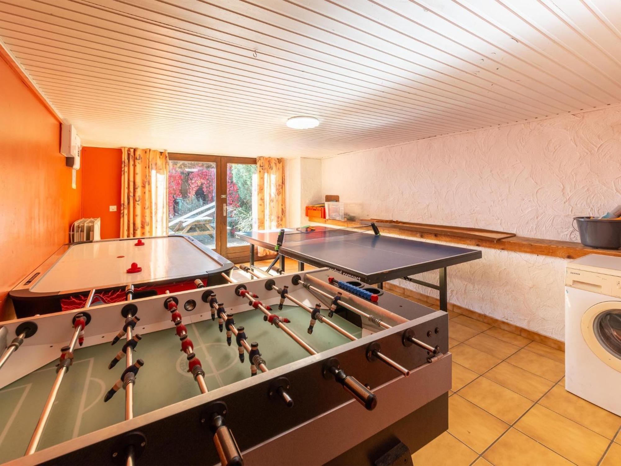 Wonderful Holiday Home In Montleban With Sauna エクステリア 写真