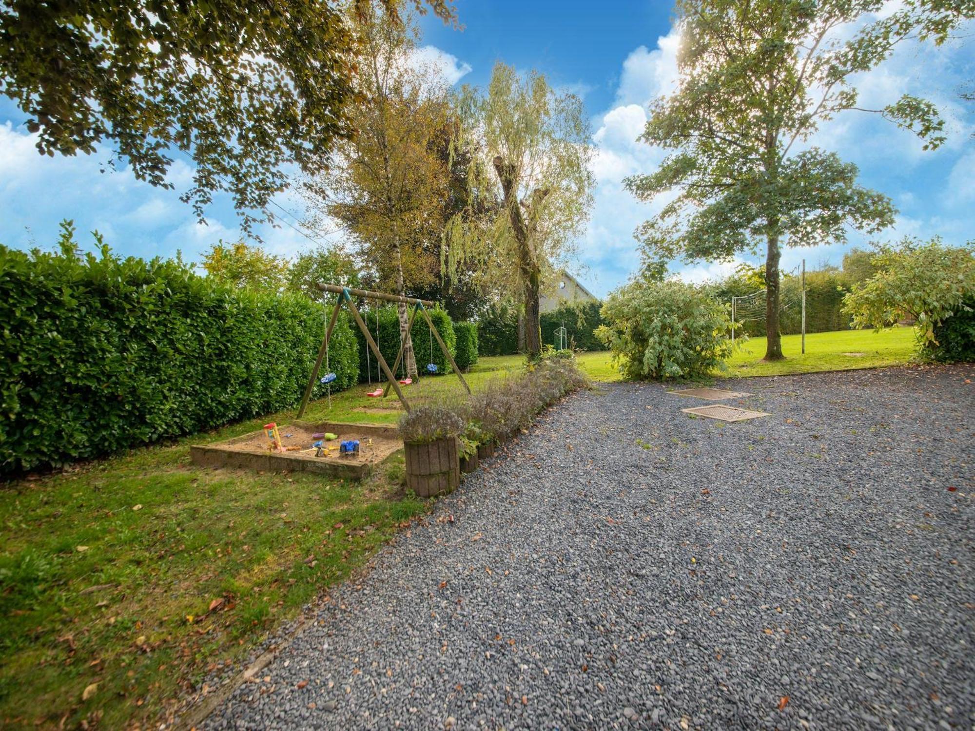 Wonderful Holiday Home In Montleban With Sauna エクステリア 写真